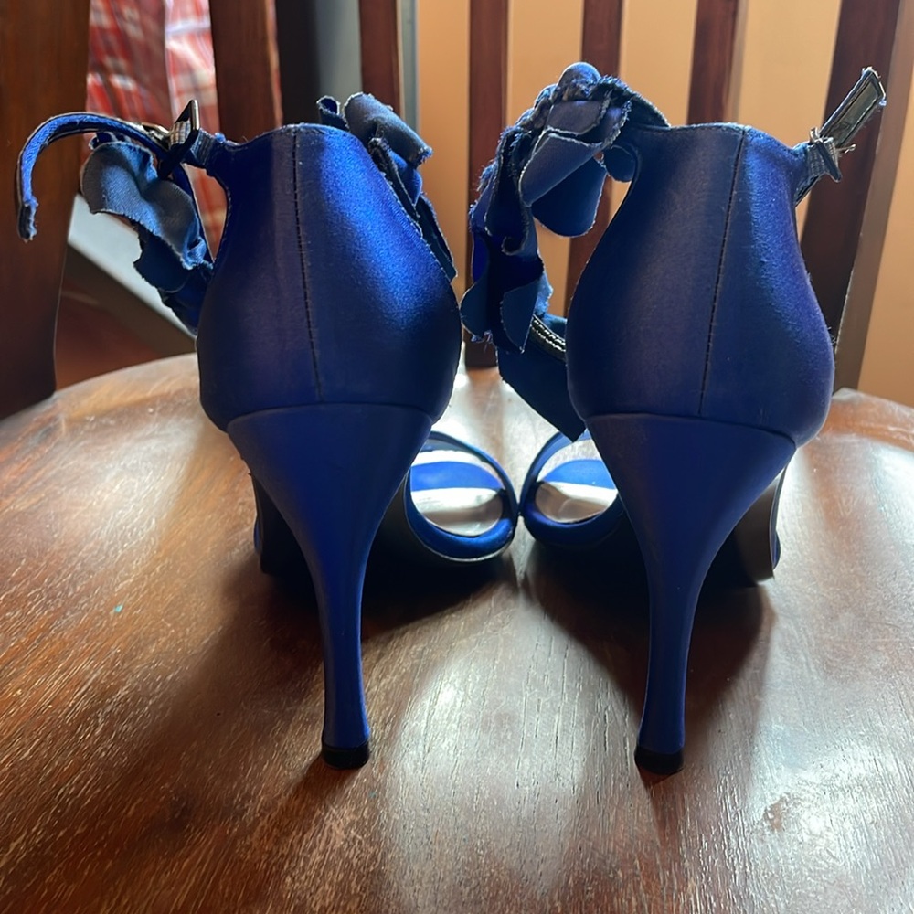 Stuart Weitzman Giggle Royal Blue Satin Women's Heels size 7 💙🦋 - Picture 5 of 11